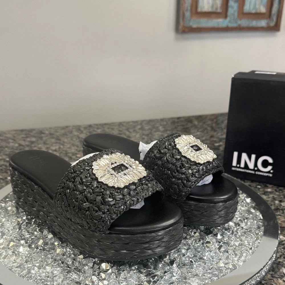 INC International Concepts Black Silver Raffia Woven Platform Sandals NEW 9.5